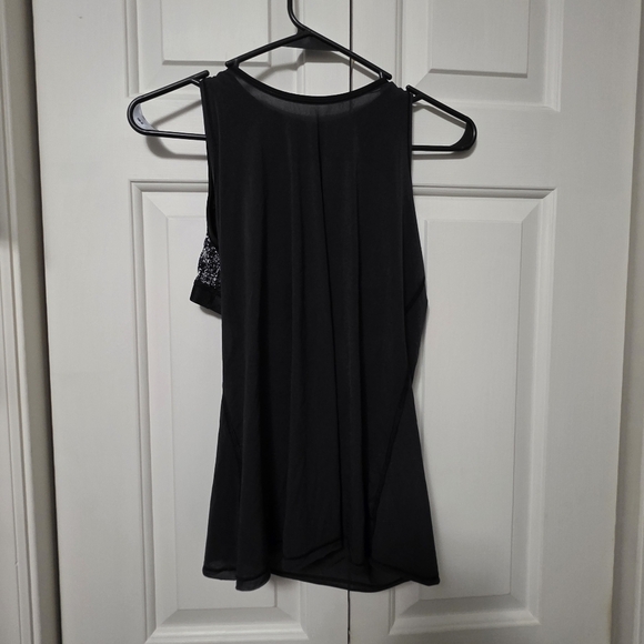 Lululemon Tank With Built In Sports Bra Size 6 - Picture 5 of 10